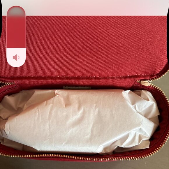 RED QUILTED PURSE WITH HANDLE - Picture 3 of 4